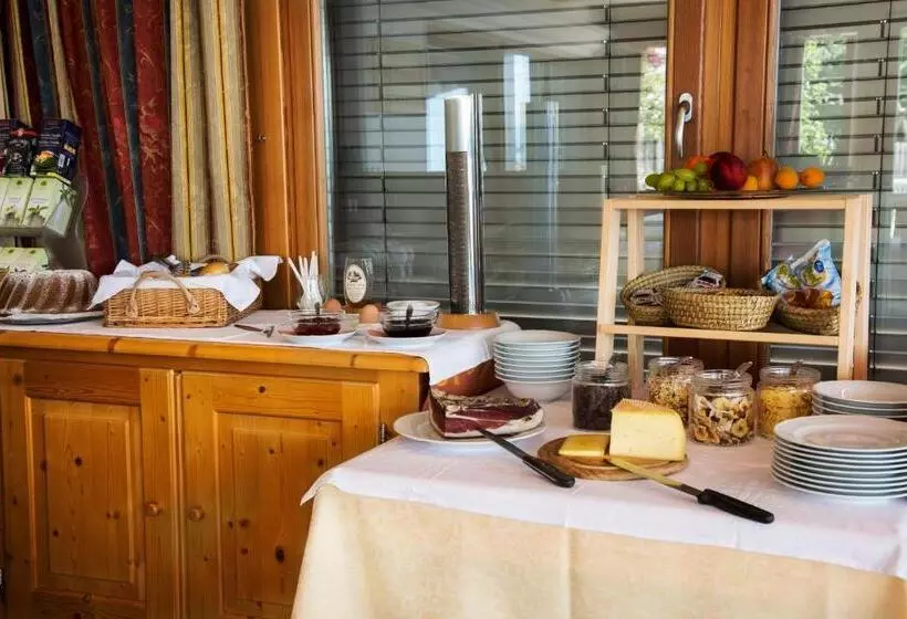 ユースホステル Pension Wiesenrain