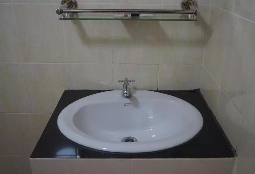 Hotelli Zone Stations  That Phanom