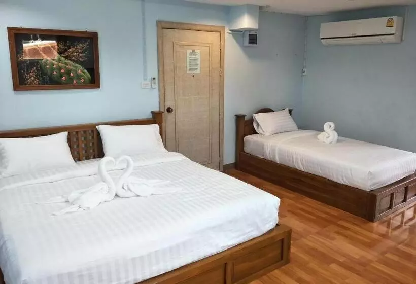 Hotelli Zone Stations  That Phanom