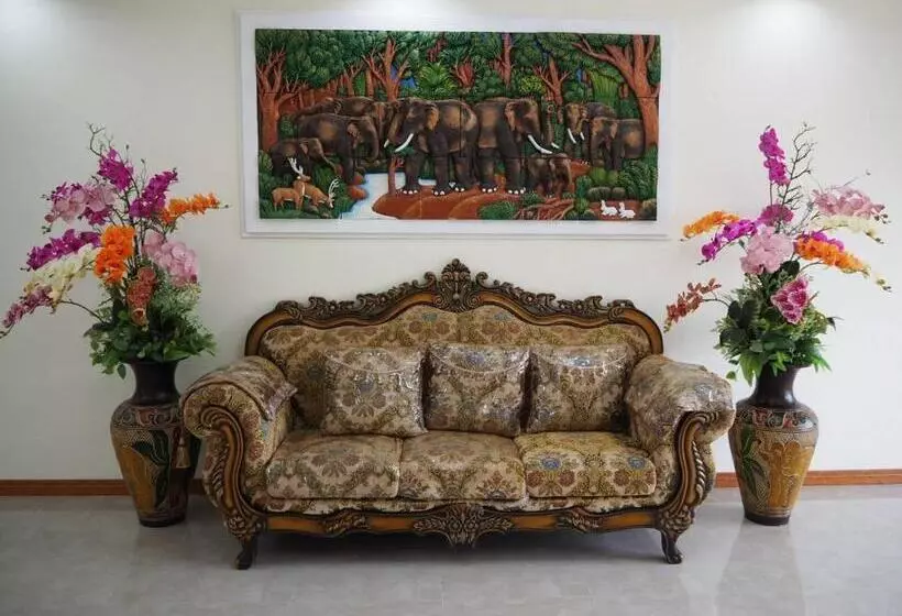 Hotelli Zone Stations  That Phanom