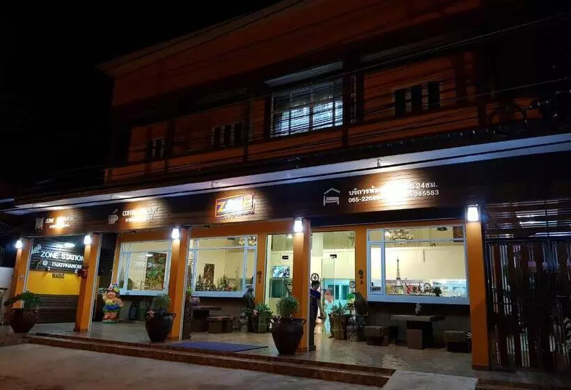 Hotelli Zone Stations  That Phanom