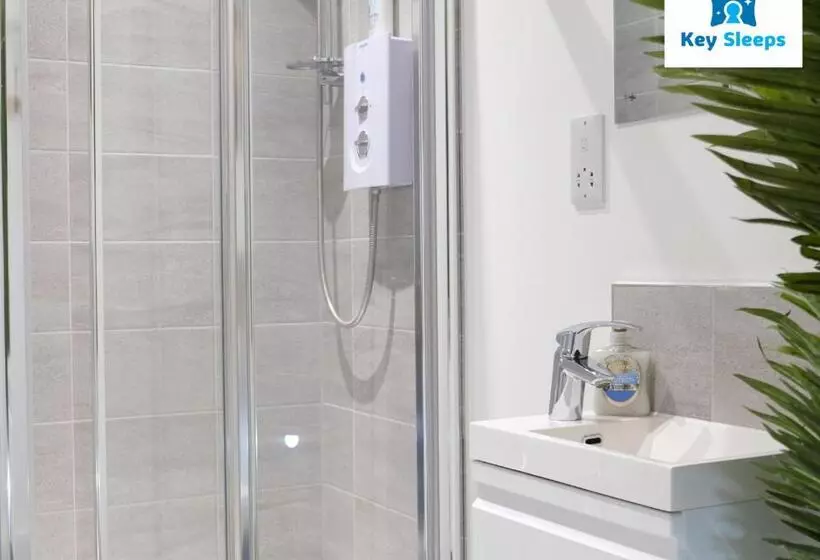 Keysleeps Studio Apartment   Northamptonshire   Leisure & Contractors