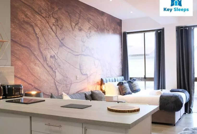 Keysleeps Studio Apartment   Northamptonshire   Leisure & Contractors