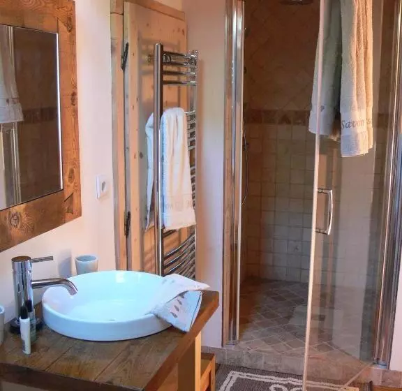 Majatalo A La Bouge Hôtes