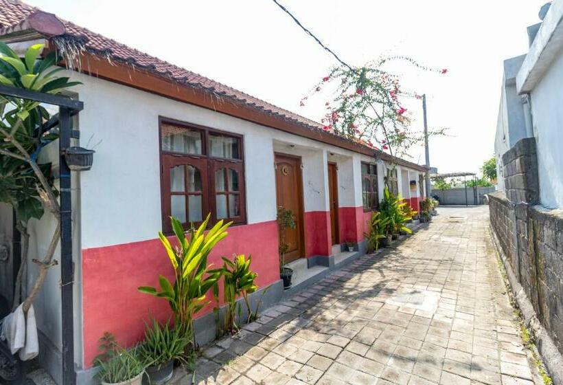 פנסיון Jj Stay And Surf Batu Bolong