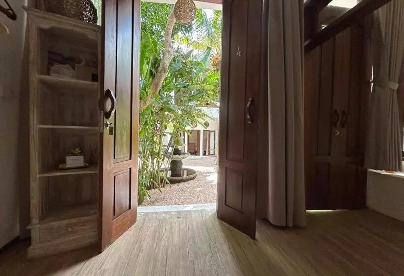 پانسیون Sannyas Boutique