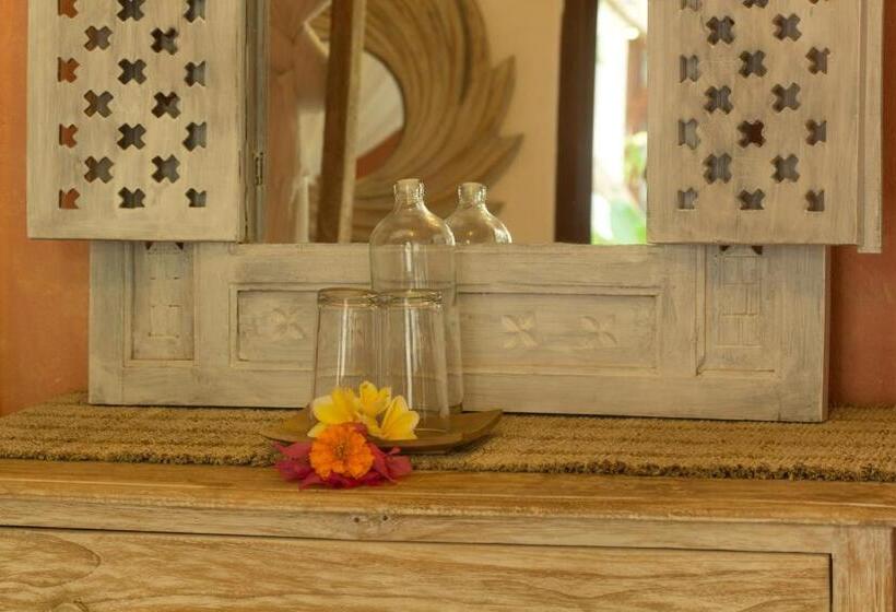 پانسیون Sannyas Boutique