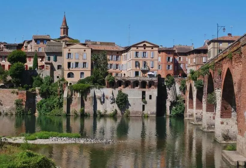 Aamiaismajoitus (B&B) Chambre D Elvire