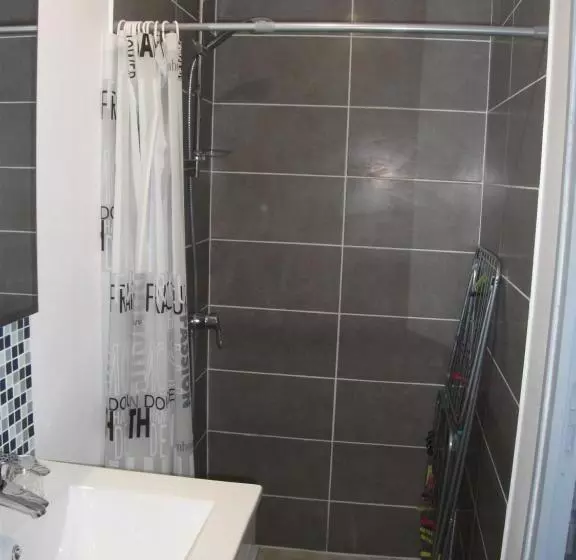 Aamiaismajoitus (B&B) Les Chambres Du Roc