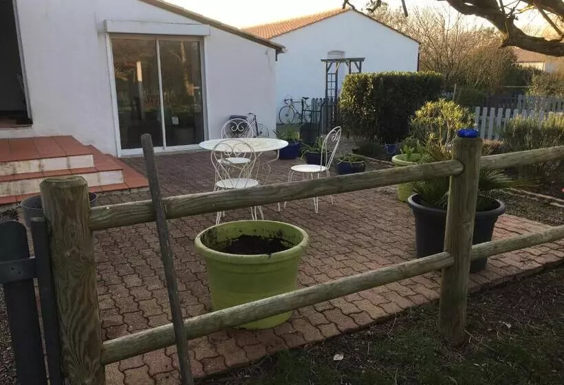 Aamiaismajoitus (B&B) Les Chambres Du Roc