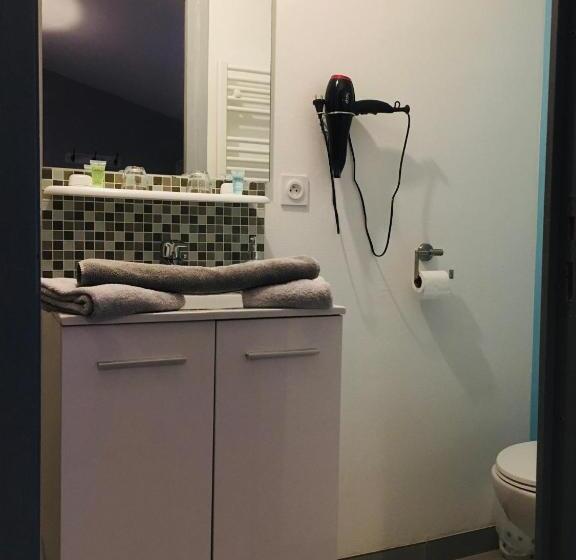 민박 Les Chambres Du Roc