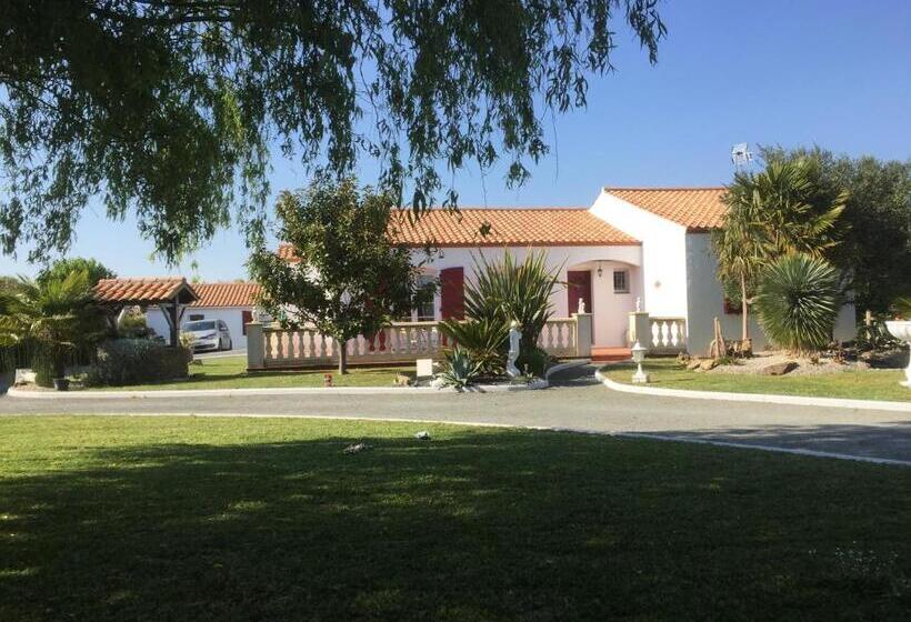 민박 Les Chambres Du Roc