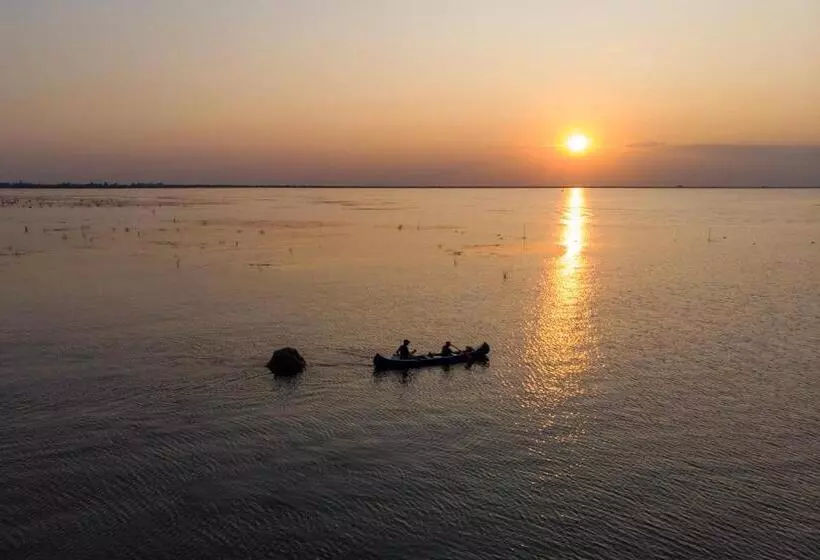 Danube Delta Hostel Homestay & Camping