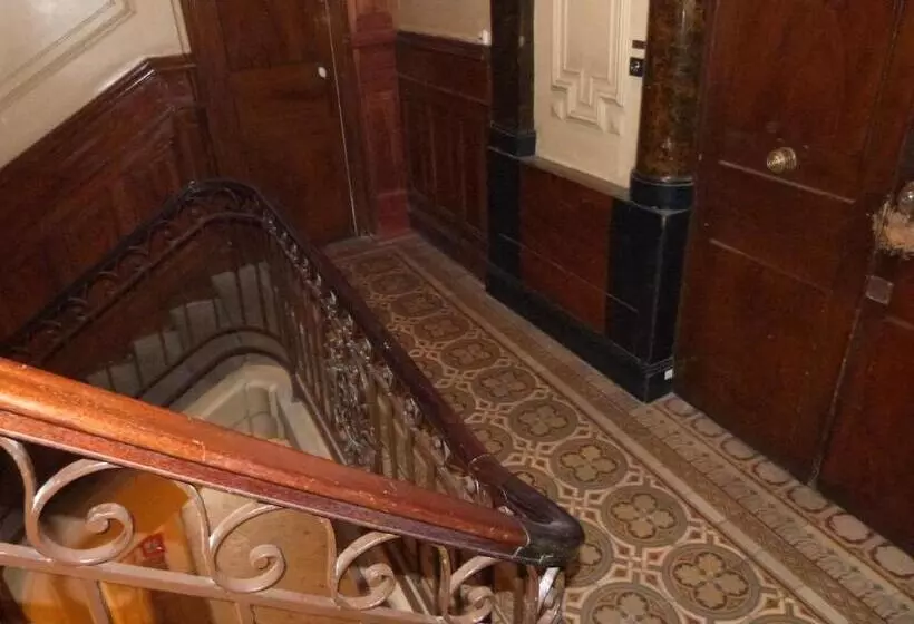 ベッドアンドブレックファースト Chambre D Hôtes La Grotte De Voltaire