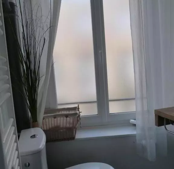 ベッドアンドブレックファースト Chambre D Hôtes La Grotte De Voltaire