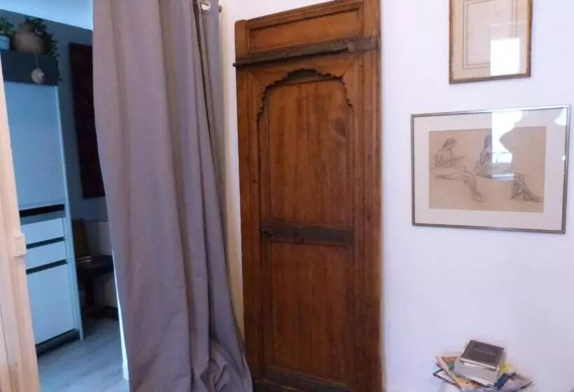 ベッドアンドブレックファースト Chambre D Hôtes La Grotte De Voltaire