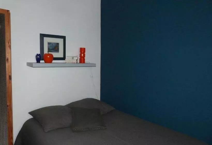 ベッドアンドブレックファースト Chambre D Hôtes La Grotte De Voltaire