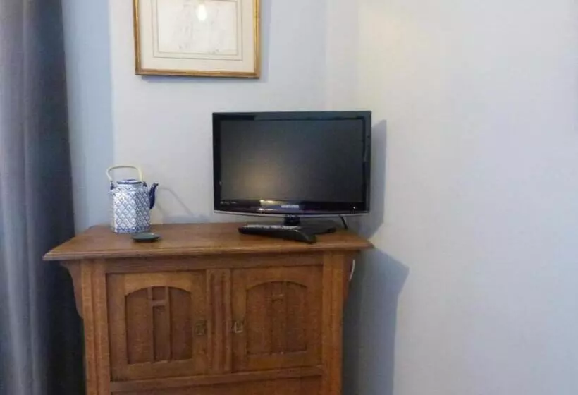 ベッドアンドブレックファースト Chambre D Hôtes La Grotte De Voltaire