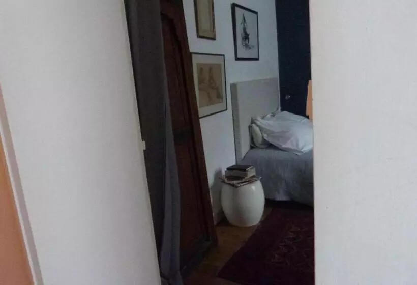 ベッドアンドブレックファースト Chambre D Hôtes La Grotte De Voltaire