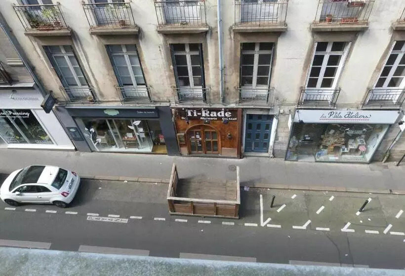 ベッドアンドブレックファースト Chambre D Hôtes La Grotte De Voltaire