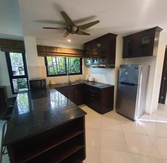 Hotelli Baan Chom View Kamala Sha Plus