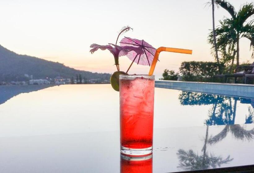 Hotelli Baan Chom View Kamala Sha Plus