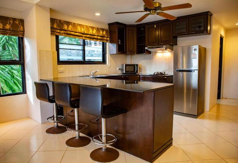 Hotelli Baan Chom View Kamala Sha Plus