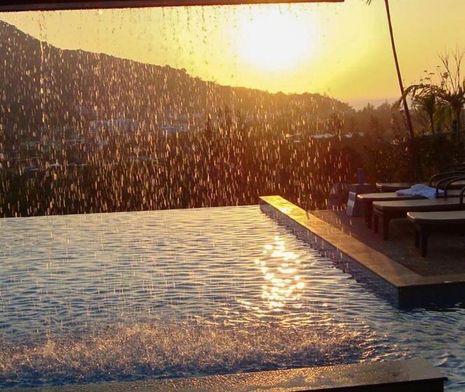 Hotelli Baan Chom View Kamala Sha Plus