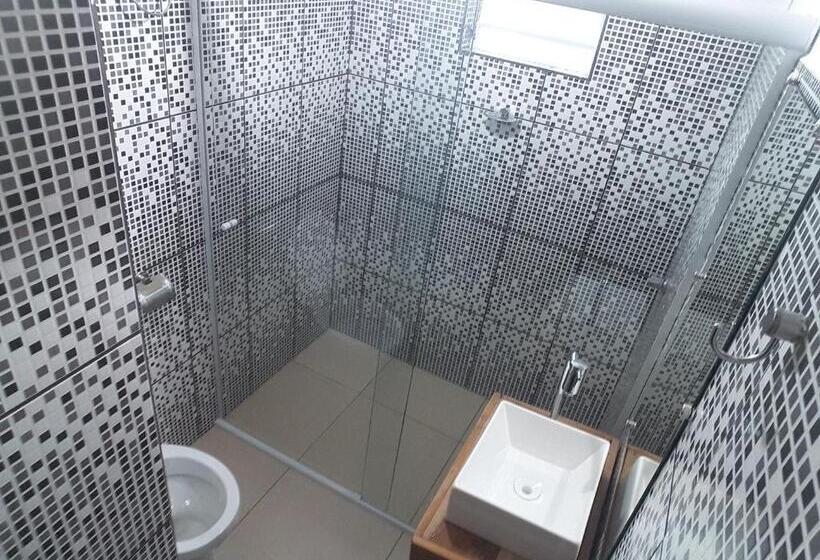 پانسیون Chalés E Camping Do Robinho 1