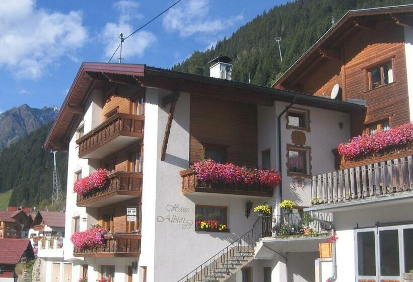 פנסיון Haus Alblitt