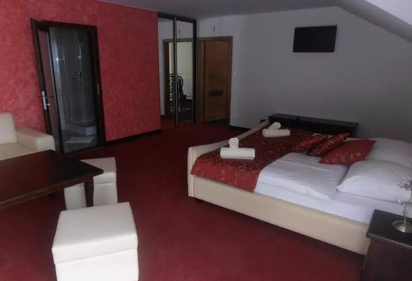 Majatalo Penzión Hučava