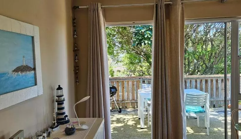 ペンション The Holliday Pad