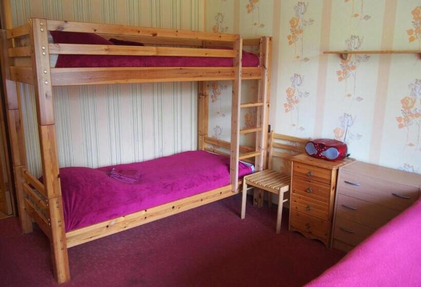 هاستل Dzīvokļi Dunikas Ielā 1