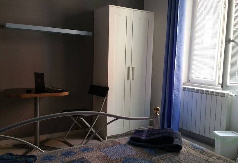 تختخواب و صبحانه Affittacamere Guerrero Rooms