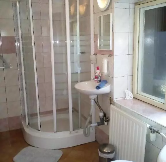 Majatalo Penzion Mima V Kováčovej