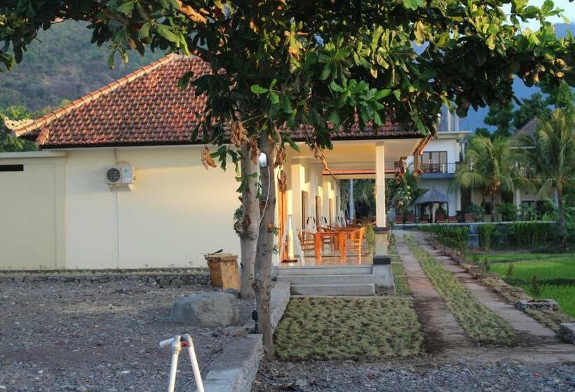 پانسیون Taman Padi Villa