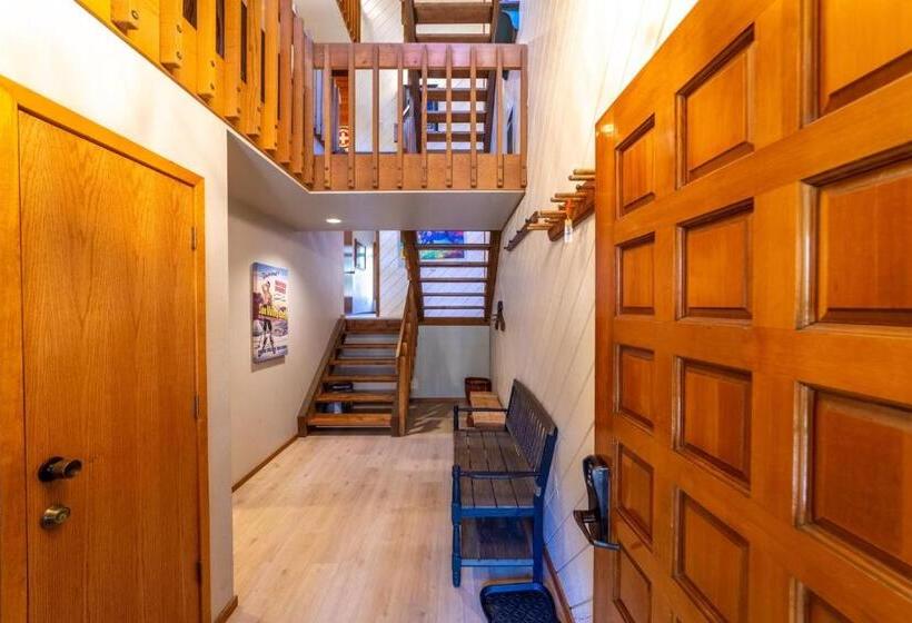 477 Spacious 3 Bed Loft Balcony Laundry Spa Sauna Walk To Shuttle