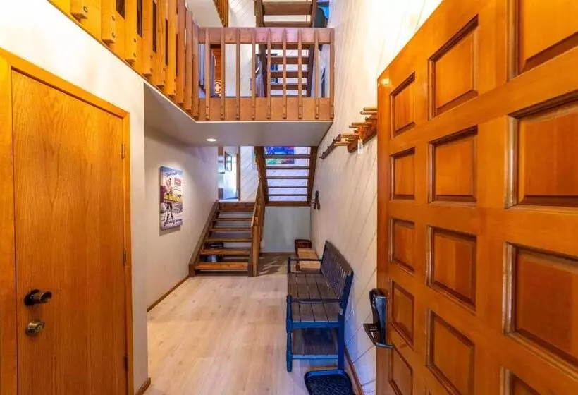 477 Spacious 3 Bed Loft Balcony Laundry Spa Sauna Walk To Shuttle