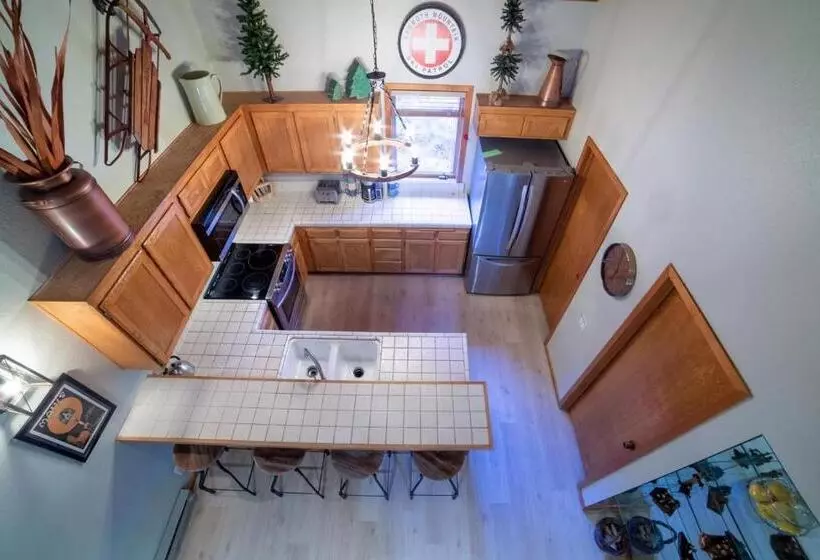 477 Spacious 3 Bed Loft Balcony Laundry Spa Sauna Walk To Shuttle