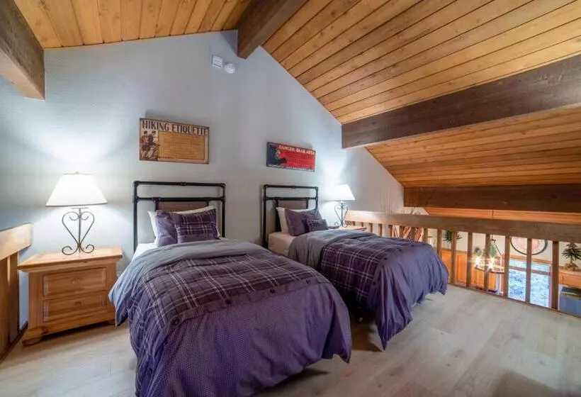 477 Spacious 3 Bed Loft Balcony Laundry Spa Sauna Walk To Shuttle
