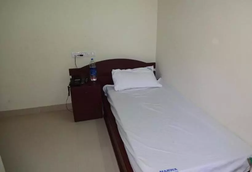 ユースホステル Marwa Inn