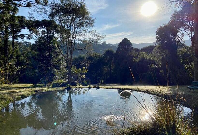 הוסטל Pousada Chalés Da Casa Centenária