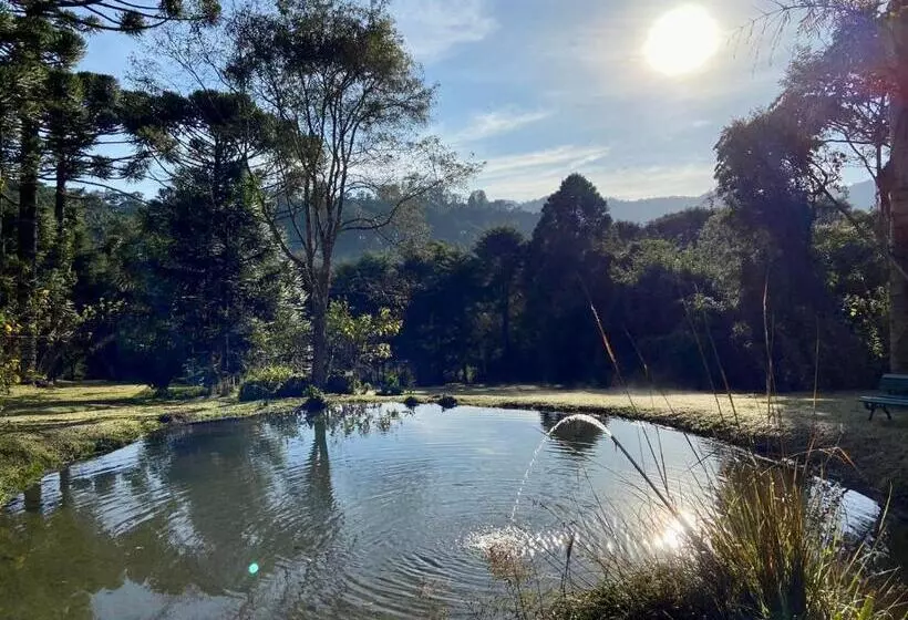 Retkeilymaja Pousada Chalés Da Casa Centenária