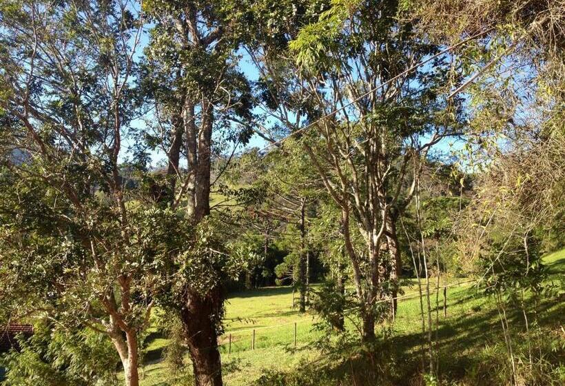 הוסטל Pousada Chalés Da Casa Centenária