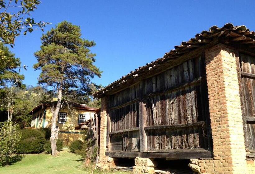 הוסטל Pousada Chalés Da Casa Centenária