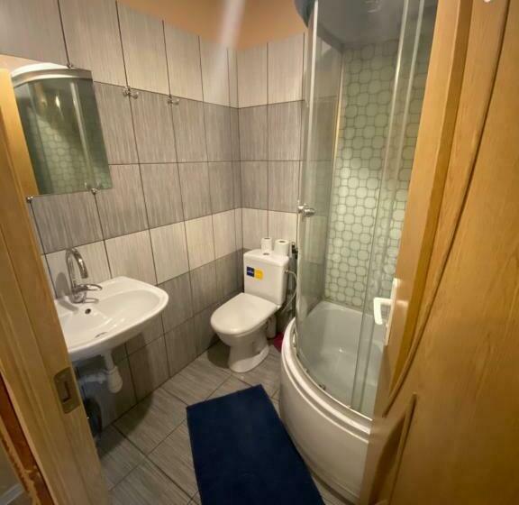 تختخواب و صبحانه Nakvynė Rokiškyje