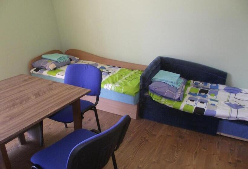 تختخواب و صبحانه Nakvynė Rokiškyje