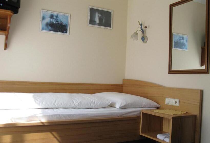 ペンション Haus Anni