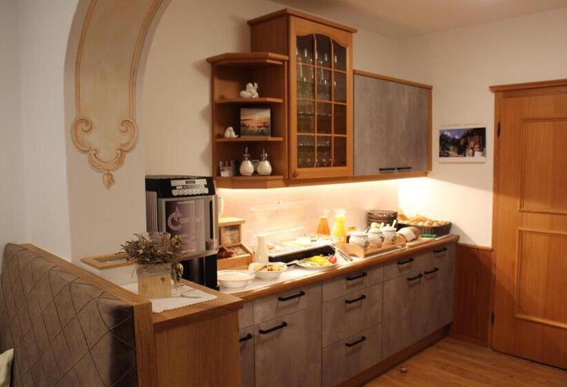 ペンション Haus Anni