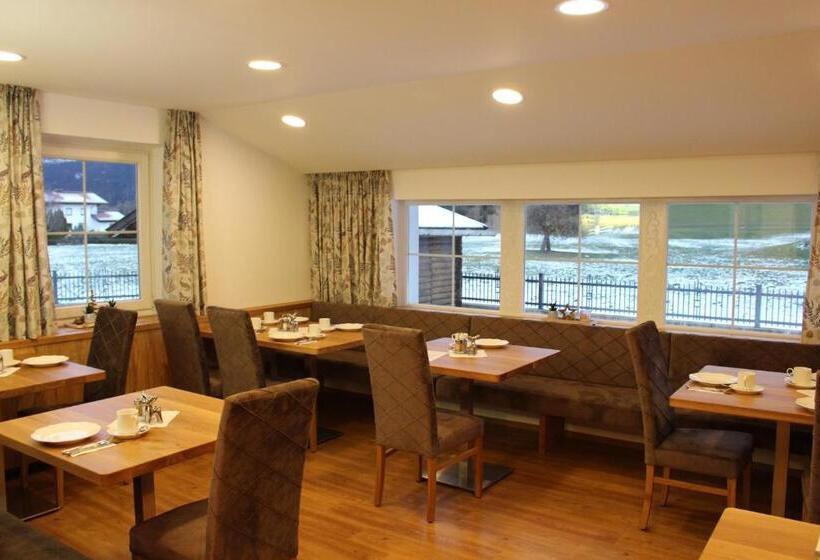 ペンション Haus Anni